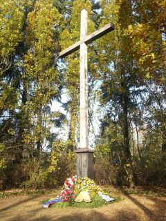 Holzkreuz Friedhof